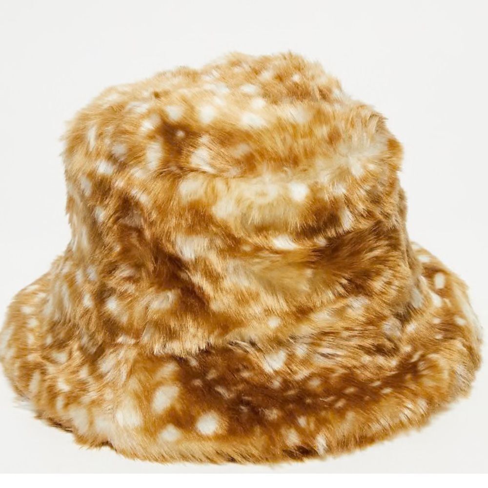 Urban Outfitters Faux Fur fawn deer Bucket Hat